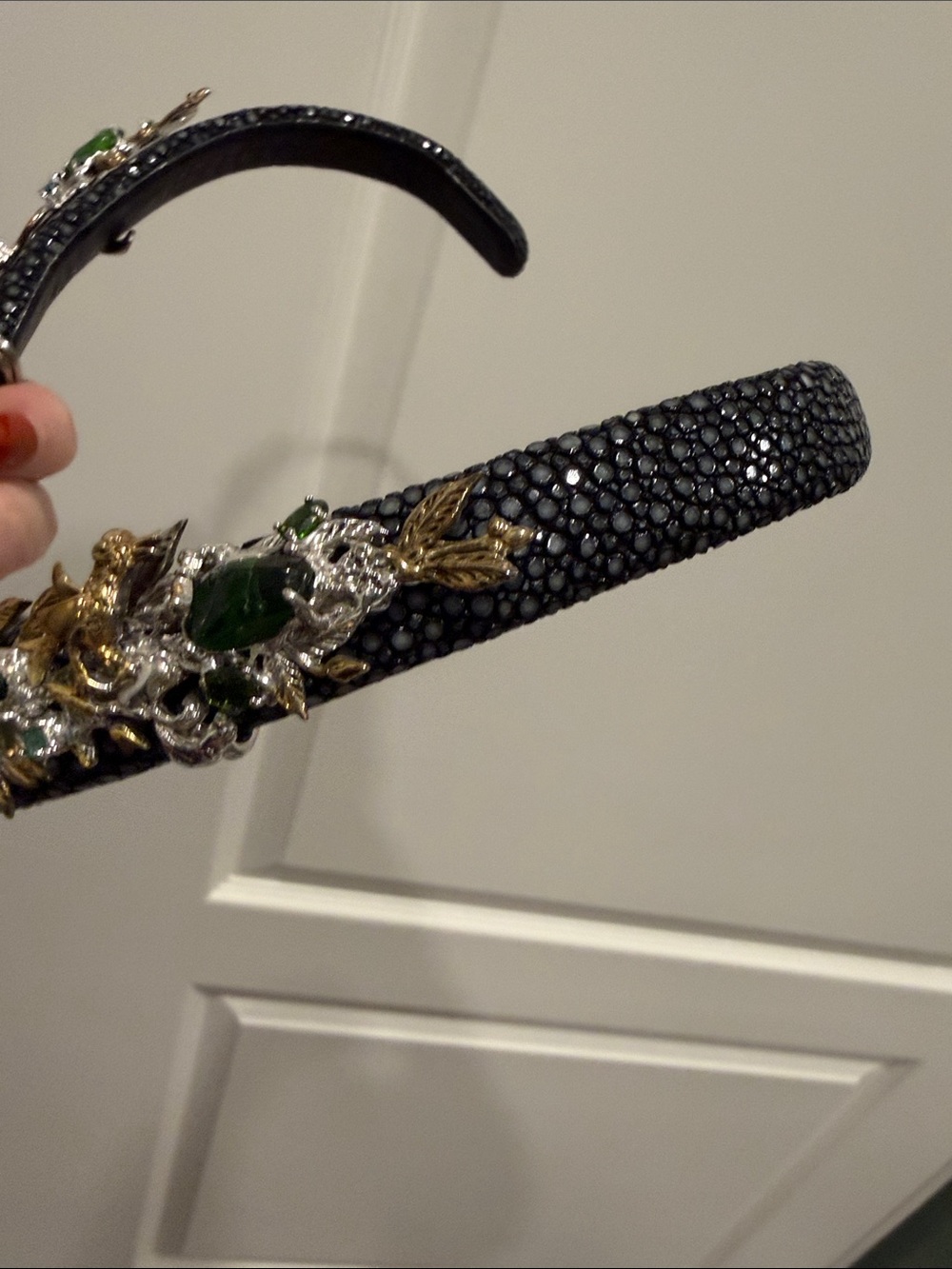 Elegant Green and Gold Statement Necklace - Women Jewelry - Picture 4 of 7